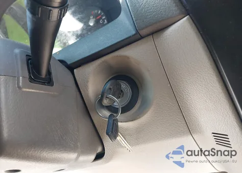 2005 Kia Sorento Ex/Lx from USA, damaged, VIN KNDJC733455390735